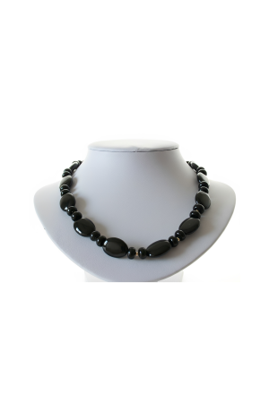 Collar de piedra ónix ovalada, ónix semiredonda y separadores de plata.